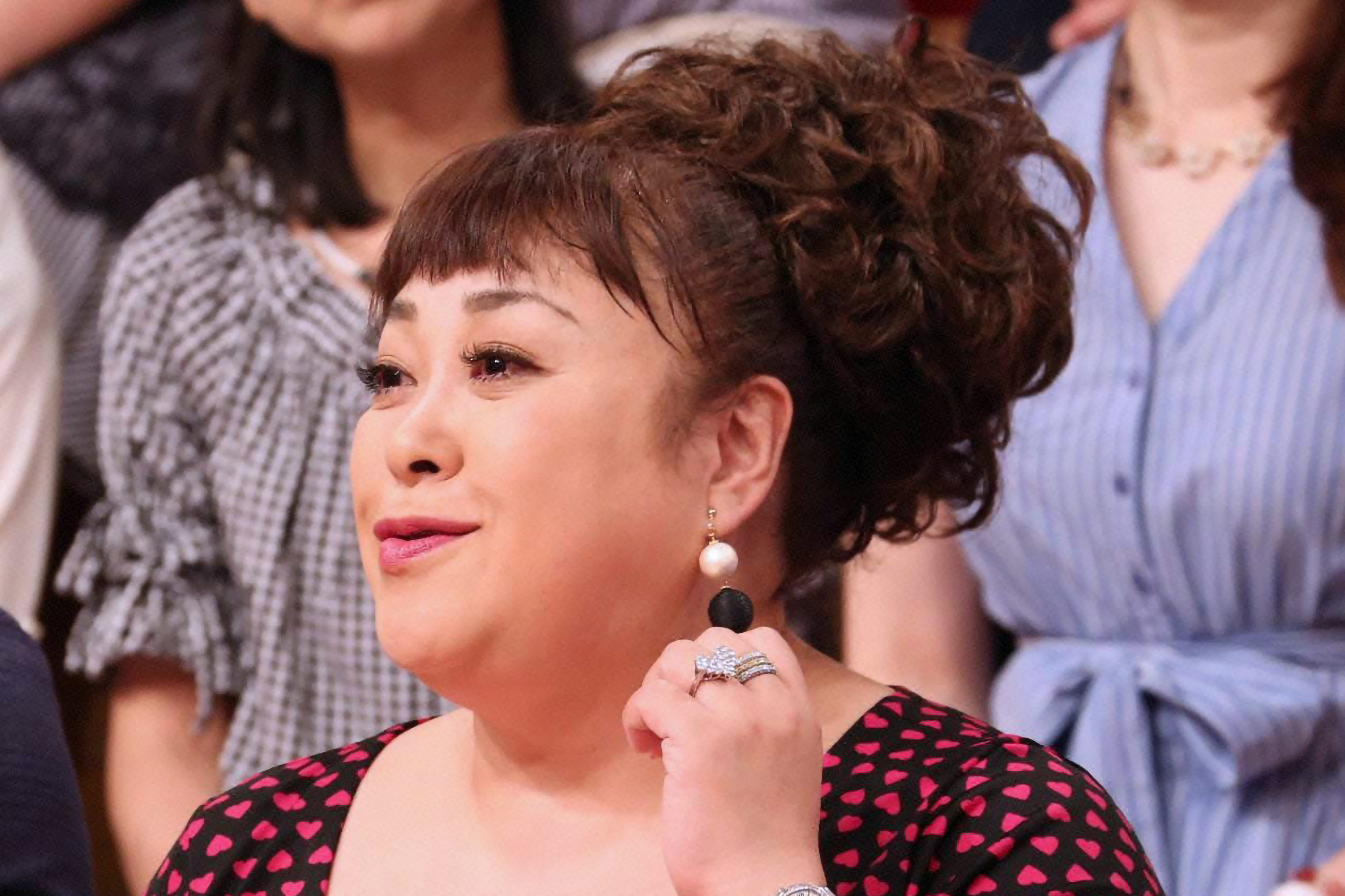 森公美子 政府支給のマスクに 誰に感謝すればいいの 皮肉動画に賛否両論 ニュースサイトしらべぇ