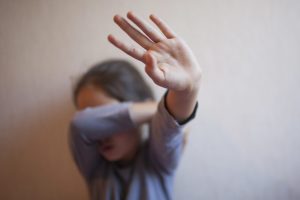 少女が6歳から数百回もみだらな行為を…　36歳被告に驚きの懲役刑が下る可能性