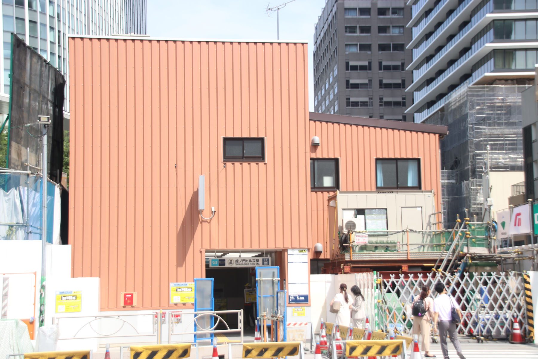 仮駅舎が揶揄される虎ノ門ヒルズ駅 それ以上にヤバかった連絡通路問題 ニュースサイトしらべぇ