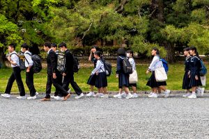 川崎市教育委員会が8月下旬から修学旅行を決行　他の教委の判断は…