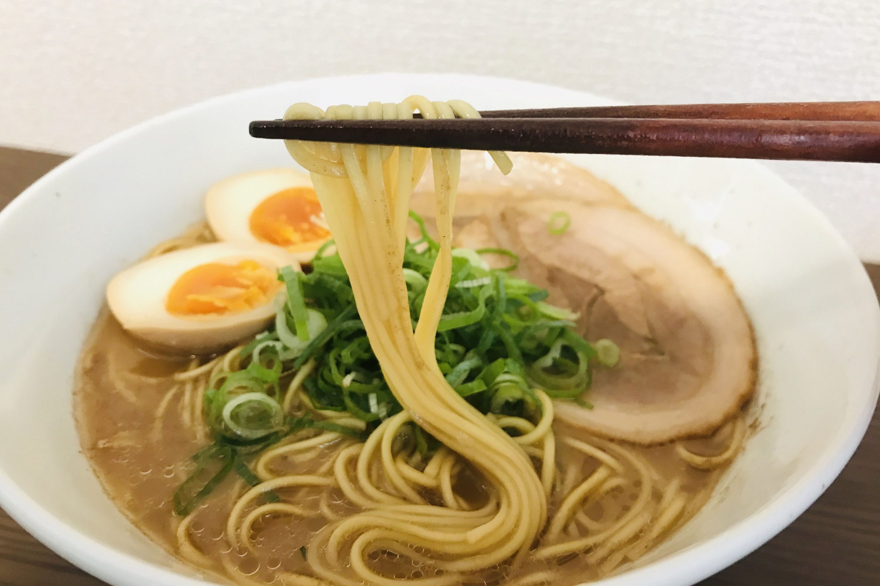 五木食品「熊本もっこすラーメン」