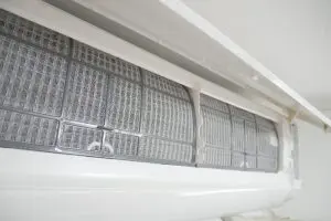 エアコン業者が「ガチでやめて」 アレすると“後悔”するかも「安いし手軽だからと…」