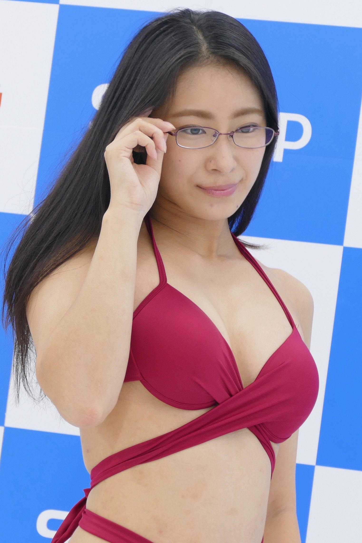 新人グラドル 令子 初撮影で過激なセクシー衣装に これ大丈夫かな Sirabee1001reiko6