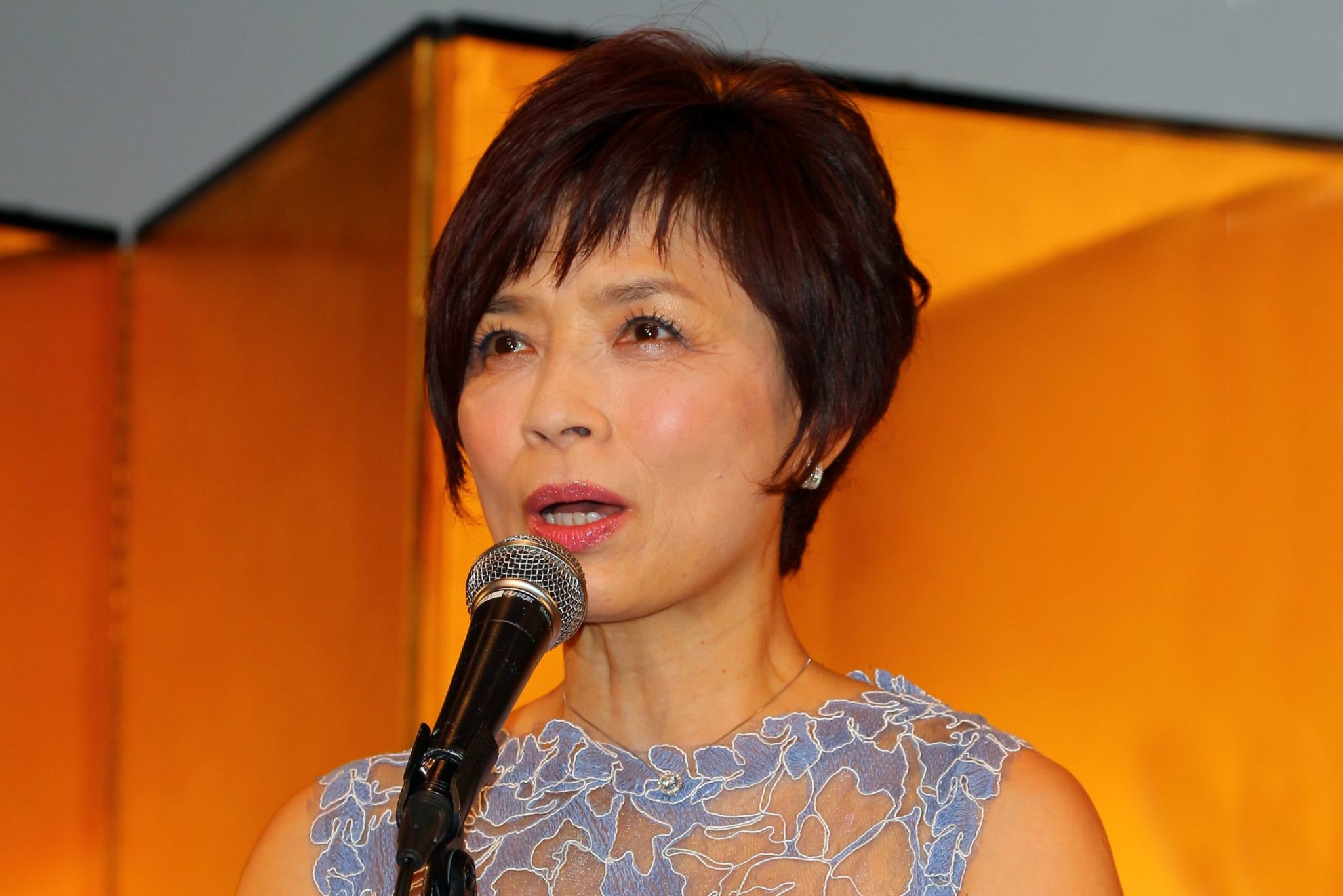 榊原郁恵、夫・渡辺徹さんとの思い出の店から粋なプレゼント 心遣いに感謝 – Sirabee