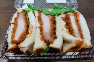 「日本一うまいスーパーのカツサンド」に選ばれたサンドイッチが激ウマ