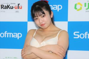 石井ひなこ