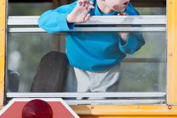 バス・車窓・子供・少年