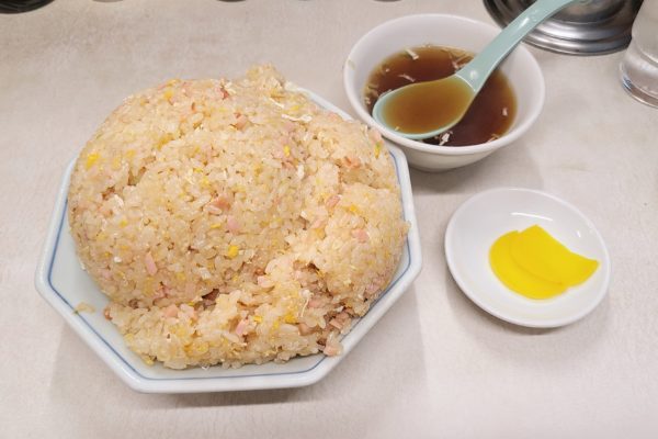 あのイチローも愛した中華料理店「交通飯店」 デカ盛りチャーハンが激ウマ