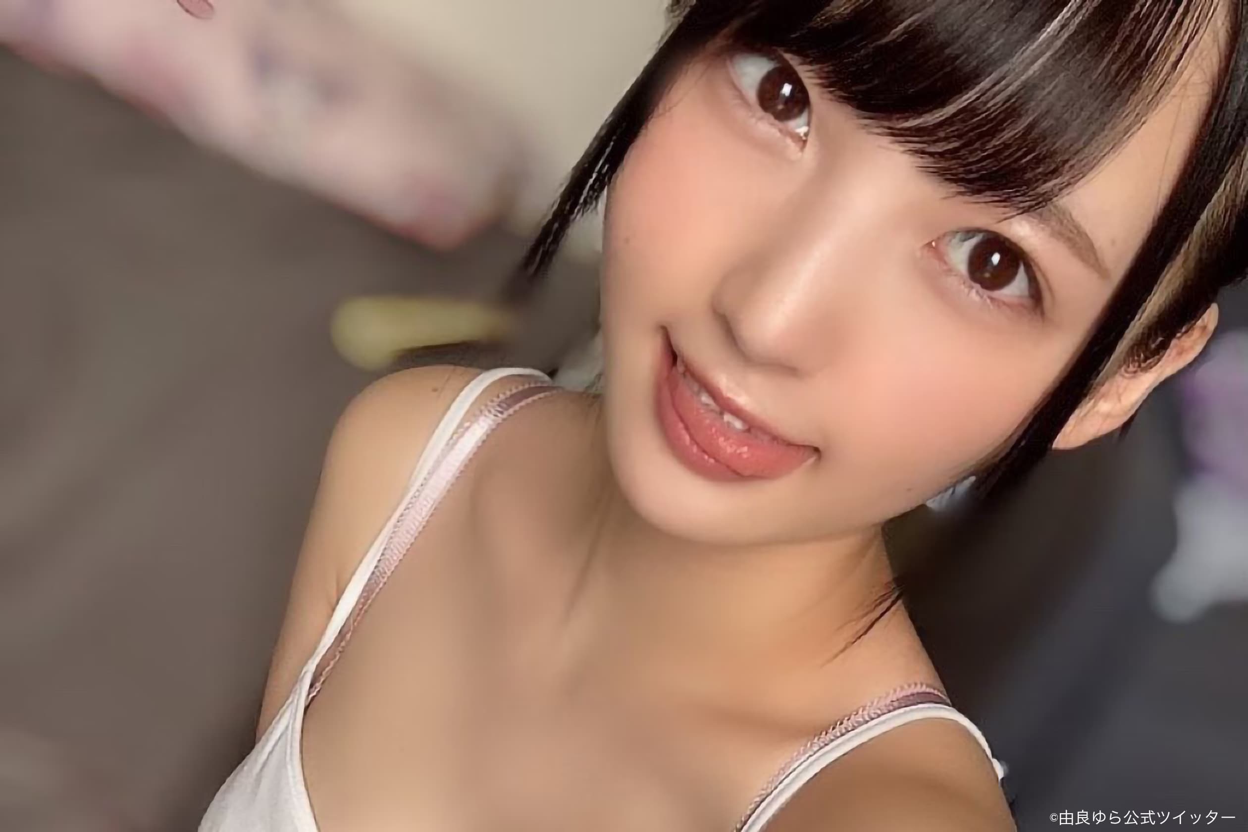 由良ゆら 休日出勤の彼氏を励ます設定で ゆらぺろ やる気スイッチ入ったファンも Sirabeeyurayura1