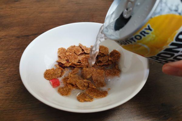 ストロングゼロを牛乳代わりに使う ストロングシリアル 気持ち良い朝になる味 ニュースサイトしらべぇ