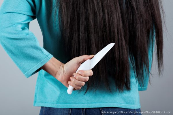 ナイフ・刃物・女性