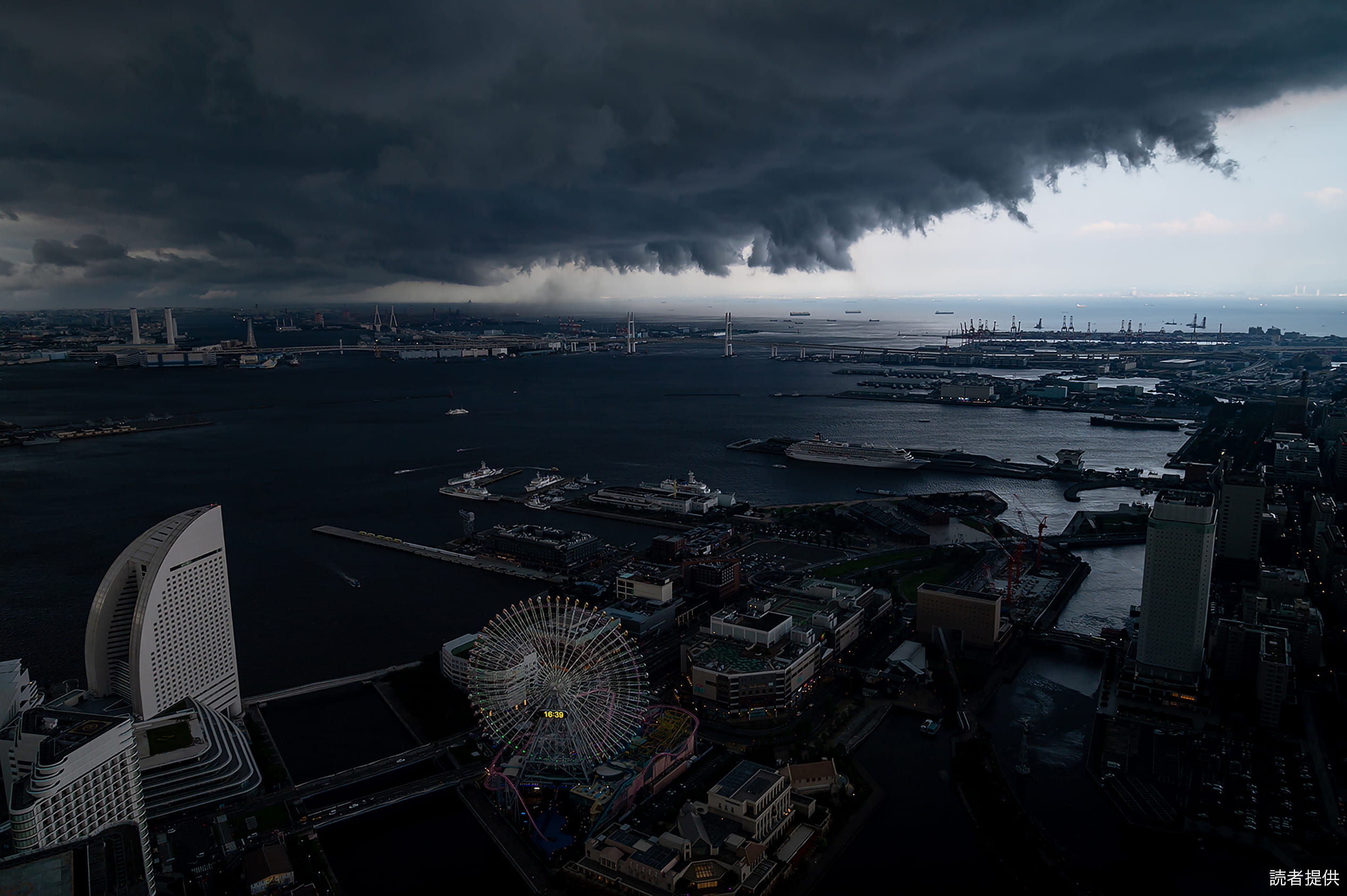 横浜の積乱雲の様子がまるで世紀末 撮影者は 決定的瞬間まで2時間待った Sirabee