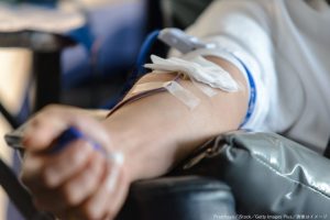 献血を優先し新型コロナワクチン接種が遅れ…　基礎疾患のない30代男性が死亡