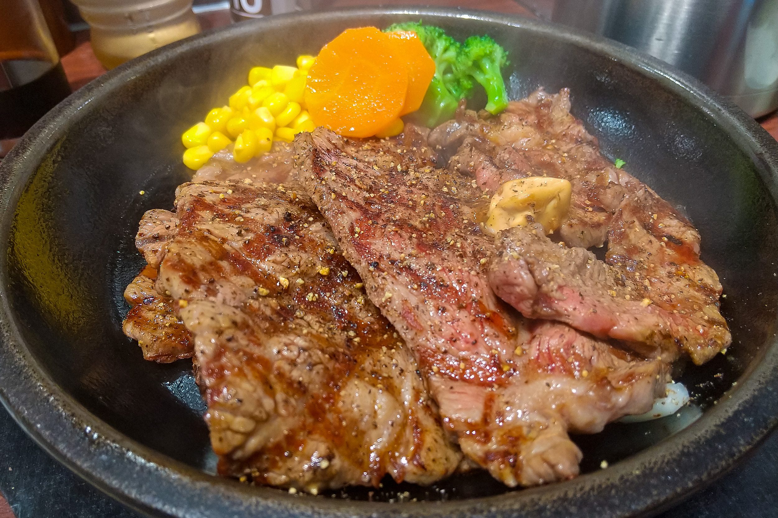 いきなりステーキ に新メニュー これまでない薄い肉感が逆に良い Sirabee