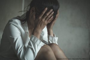 性的暴行・性被害・女性・悩む・苦しむ