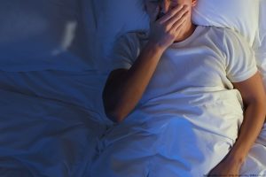 睡眠不足は人助けの意欲を激減させる？　脳のスキャンで判明した研究結果が話題