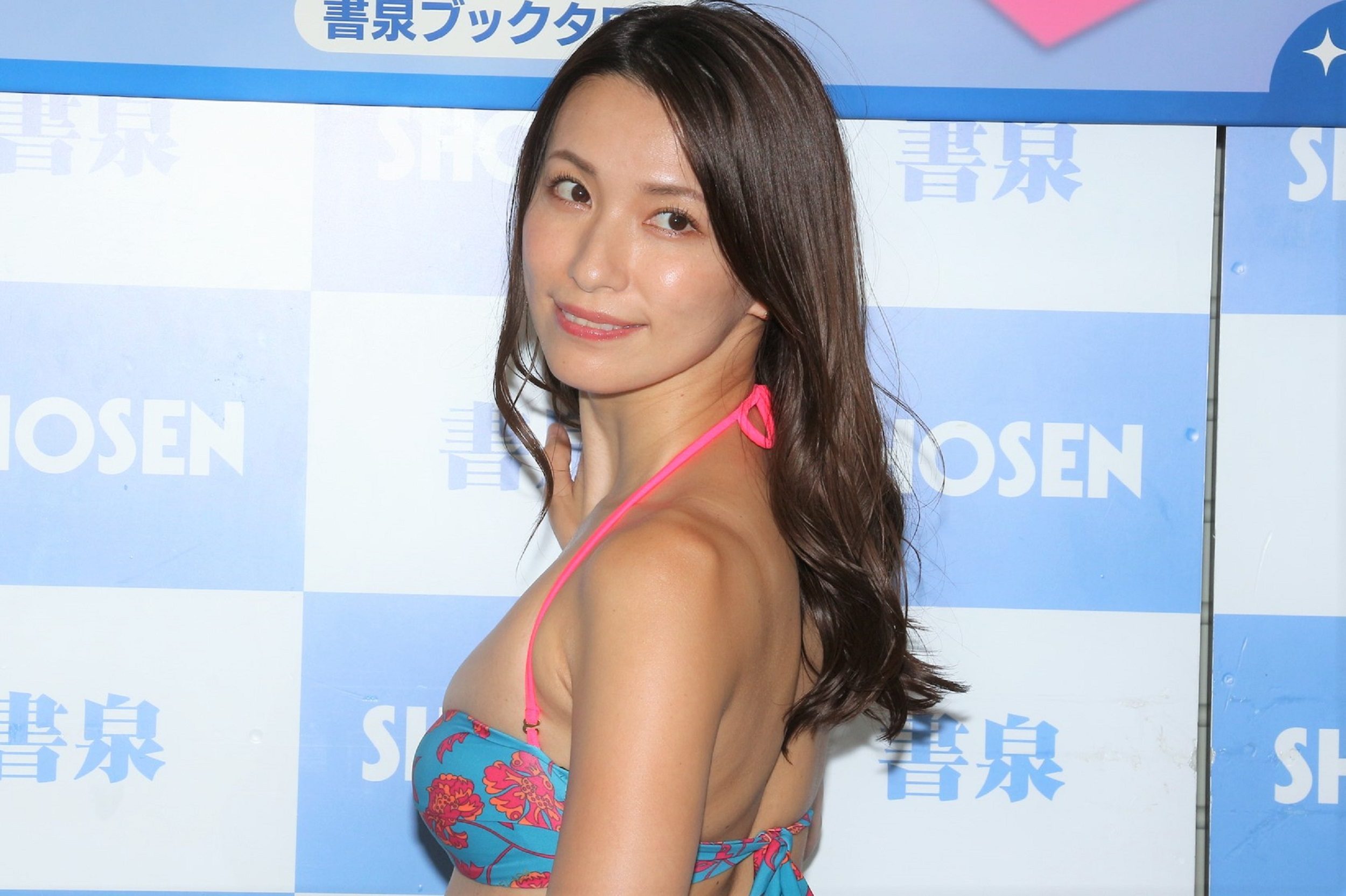 戸田れいがラストdvdでngを解禁 長い飴を思いっきり舐めてます Sirabee2101todarei4
