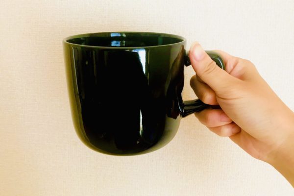 ダイソー、330円のマグカップ 「まさかの用途」に驚く人が相次ぐ…