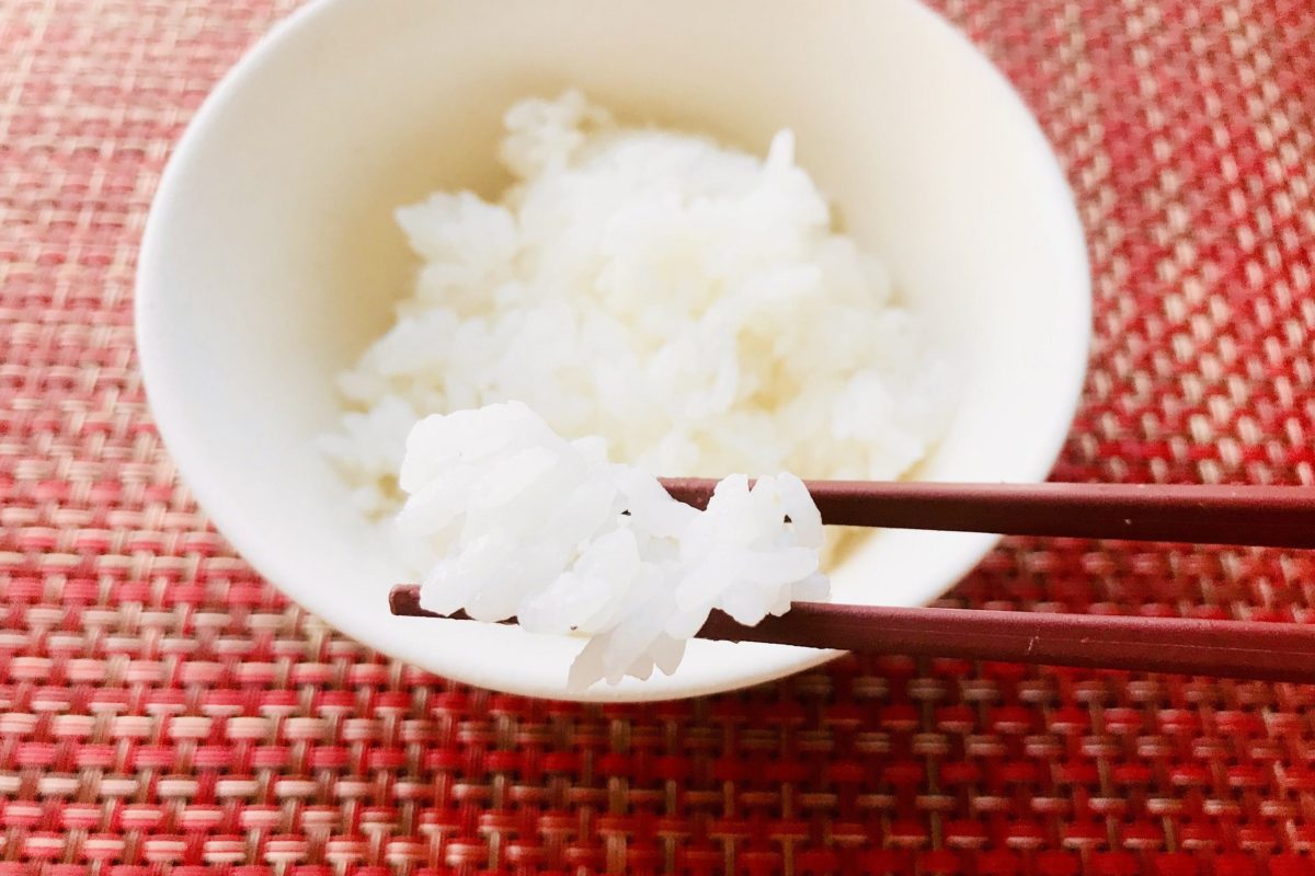 ダイソー「炊飯マグ」で炊いたご飯