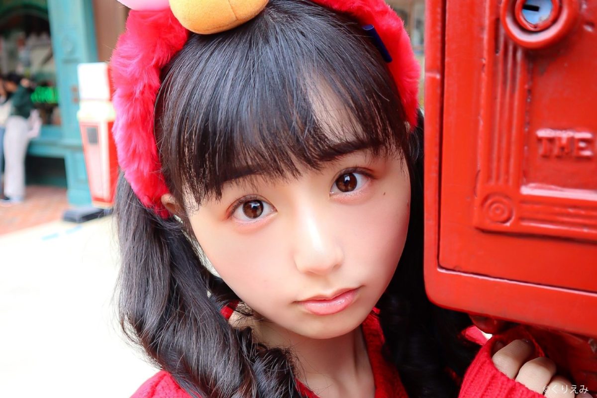 くりえみ 赤ニットでエルモに変身 ファンからは 世界一かわいい の声 Sirabee