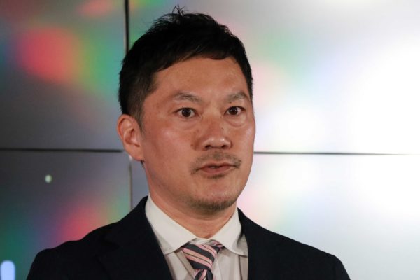 野間口氏