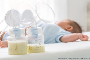 母乳・搾乳機・赤ちゃん
