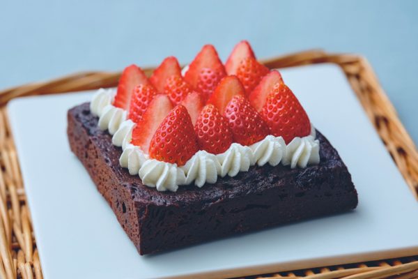 チョコ×いちごの王道ケーキ