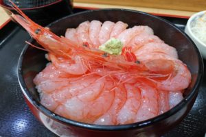 横浜の寿司店が「最高すぎる甘えび丼」を発売　食べるといいことだらけの理由とは