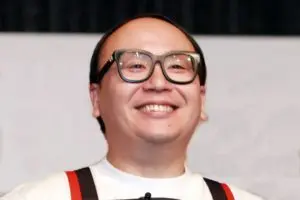 飛行機でCAの顔に既視感が　“正体”に芸人が衝撃受ける「当時15～16歳だった彼女が今は…」