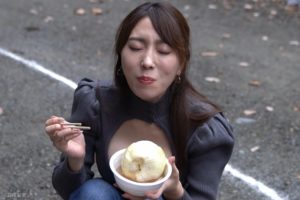 森咲智美、ソロキャンプで作る「玉ねぎ丸ごとスープ」が簡単でしかも絶品