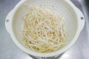 もやしの「あの部分」、取る派と取らない派で分かれたが…　ついに「問題解決」喜ぶ人も