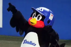 「いつまでも大好きだよ」つば九郎、担当者の訃報に…　“ドアラ”を心配する声も