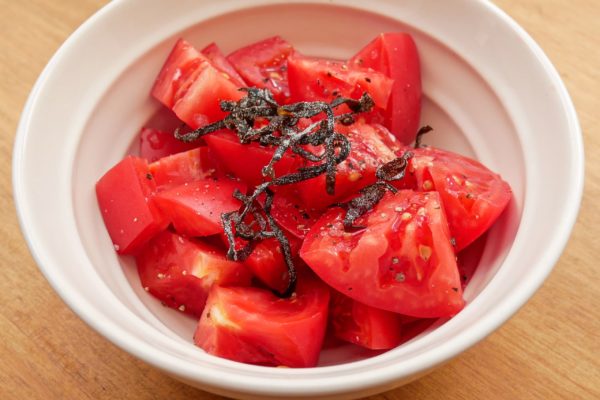 トマトの塩昆布和え