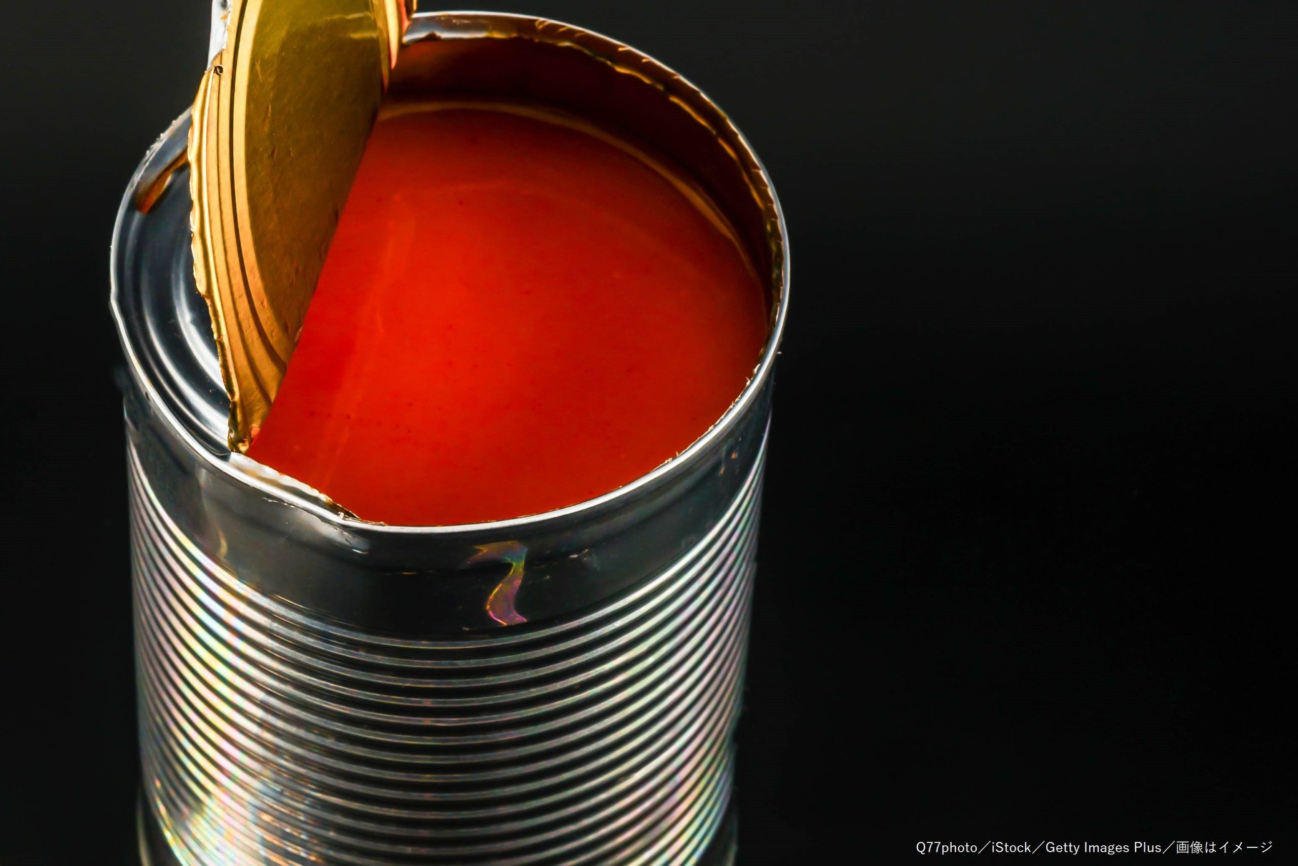 ゴッホの『ひまわり』にトマトスープを浴びせ抗議 「芸術と命