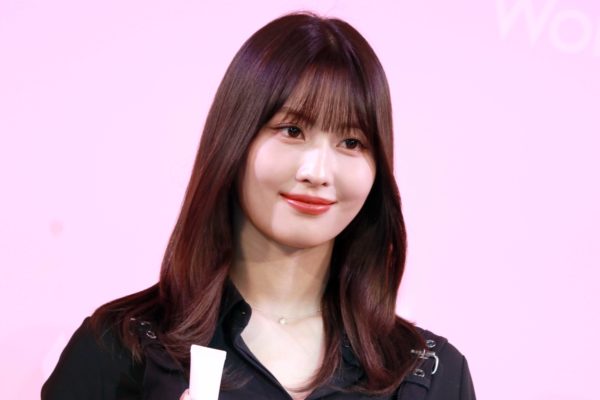 TWICE MOMO