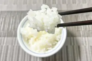 買ったお米が「いつもより少し白い」その理由に驚く…　美味しく炊ける“ひと工夫”とは