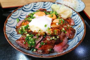 横浜の人気寿司店が作る「究極の肉寿司」　フォアグラ超え食材と和牛が超安ウマ