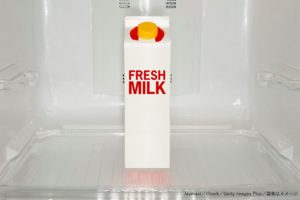 「牛乳を冷蔵庫のドアポケットに入れてはダメ」　意外な理由を明かす動画に物議