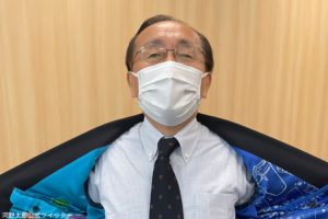 河野太郎大臣、青森県・三村申吾知事のスーツに衝撃　「クセが強すぎる」