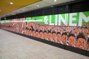 表参道駅・なかやまきんに君の広告