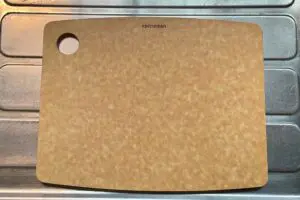 エピキュリアンの「木製まな板」 サイズ感や使い勝手を実際に検証