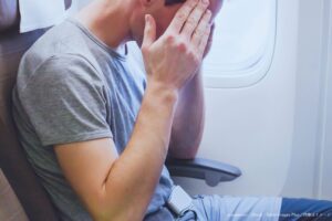 機内で意識不明になった40代男性客が死亡　客室乗務員らが懸命に努力するも…