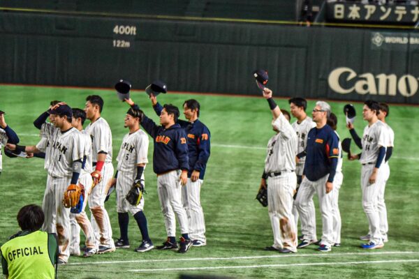 チェコ代表の健闘を称えるWBC侍ジャパン