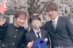 杉浦太陽＆辻希美、長男の小学校卒業式に出席　親子3ショットを披露