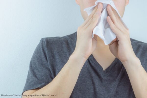 ティッシュ・鼻をかむ・鼻水・花粉症・アレルギー・鼻炎