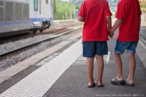 幼い息子2人で電車旅させたい母親　「対策とれば」「まだ早すぎる」と賛否両論