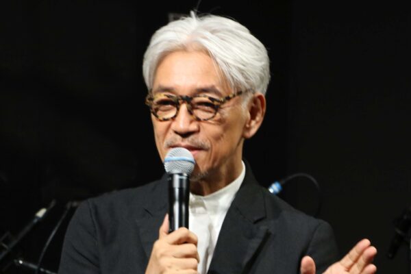 坂本龍一