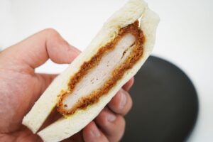 ファミマの人気サンドイッチが“分厚く”なって超絶進化　これは絶対に食べるべき…