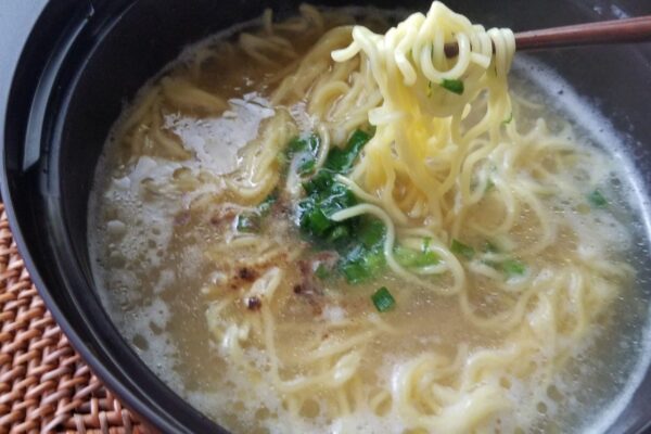 レンジ調理鍋・ラーメン完成