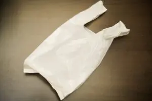 手で持って帰るはめに…　約5割が買い物でやらかした「レジ袋」の失敗